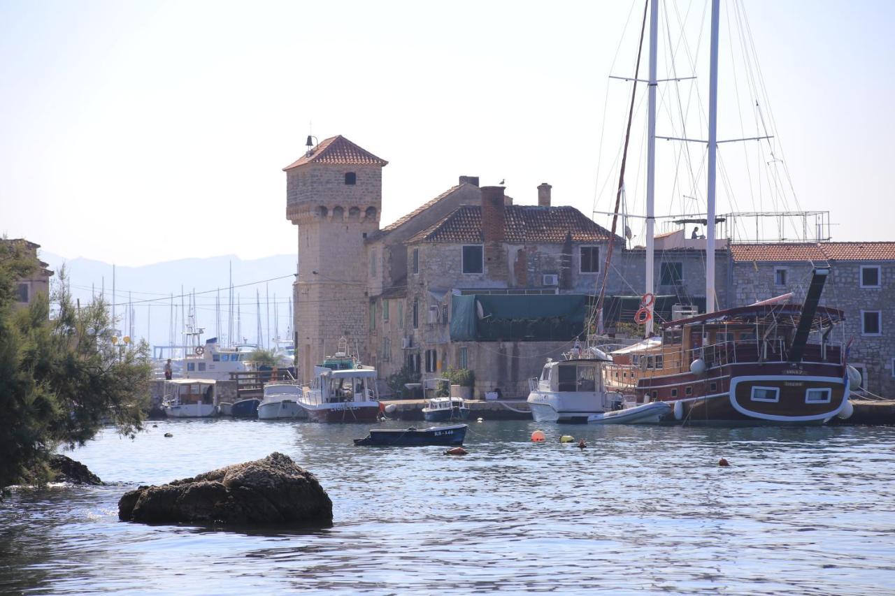 Apartments With A Parking Space Kastel Gomilica, Kastela - 19248 Exterior foto